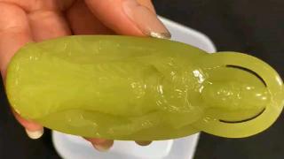 和田玉若羌黄口料挂件手把件观音 颜色极美 品相极好 玉质缜密 厚实饱